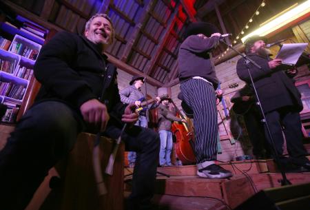 Otvoritev Razstave in pustni podcast 18 Foto Ljubo Vukelič